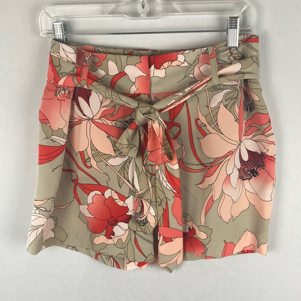 Worthington, size 8, floral shorts
